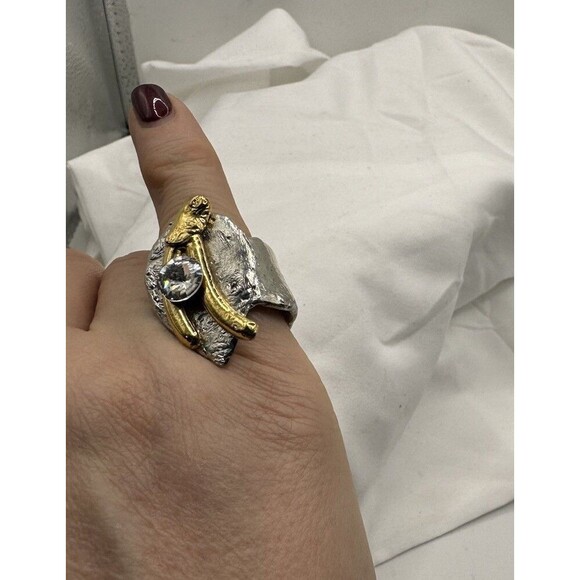 Vintage J. Jansen Gold Silver Tone Hammered Crystal Cocktail Ring Size 6.5 - Picture 3 of 12